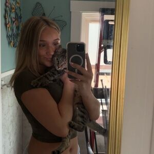 Meet your Posher, Emma